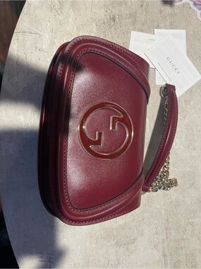 Gucci Burgundy Leather Crossbody with Gold Double G blonde collection